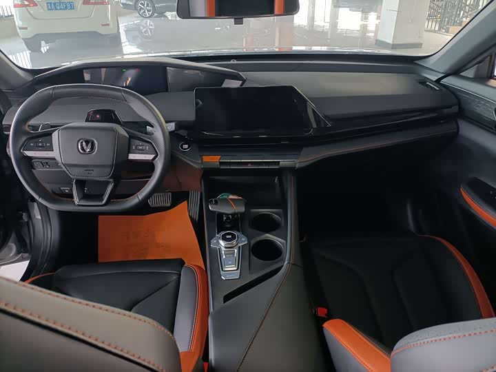 Фото 9 - Changan UNI-V