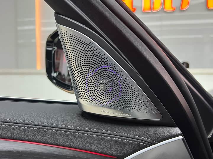 Фото 19 - BMW 5 Series