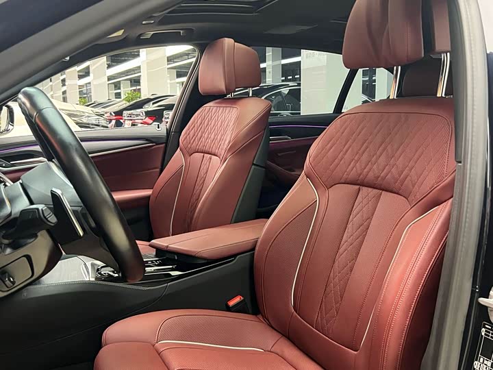 Фото 9 - BMW 5 Series