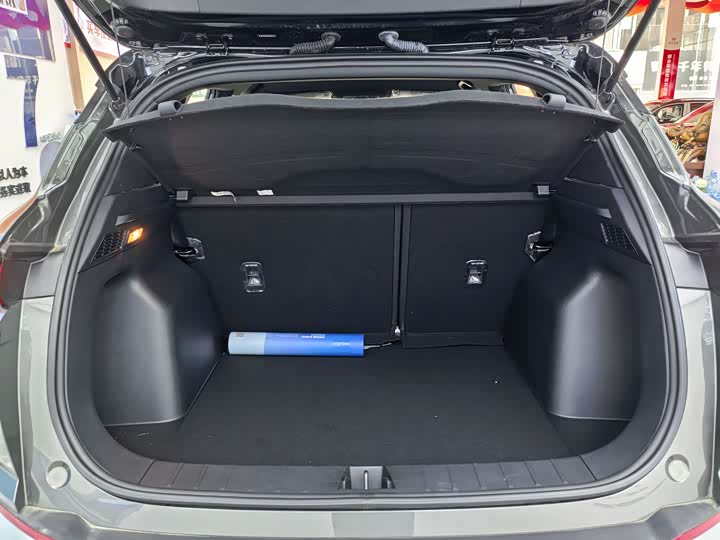 Фото 21 - Geely Coolray