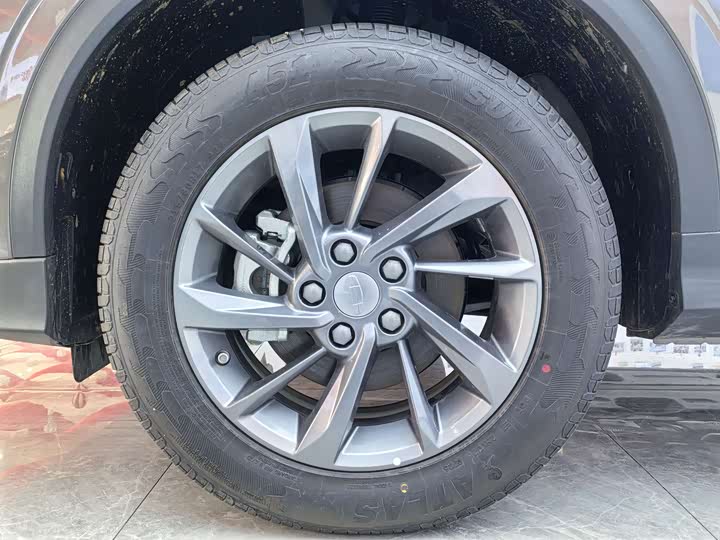 Фото 7 - Geely Coolray