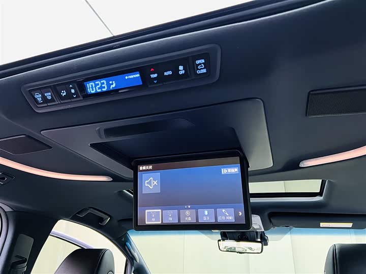 Фото 17 - Toyota Alphard