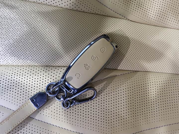 Фото 11 - Denza D9