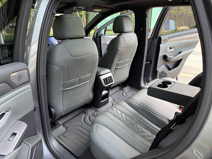 Фото 11 - BYD Song L DM-i Hybrid