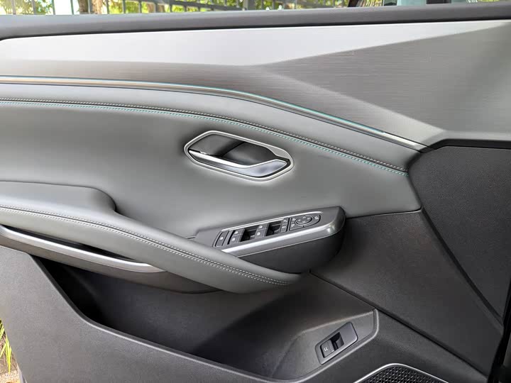 Фото 14 - BYD Song L DM-i Hybrid