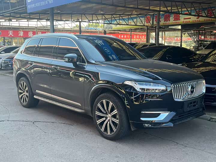 Фото 1 - Volvo XC90