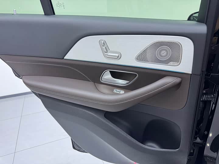 Фото 10 - Mercedes-Benz GLE-Class