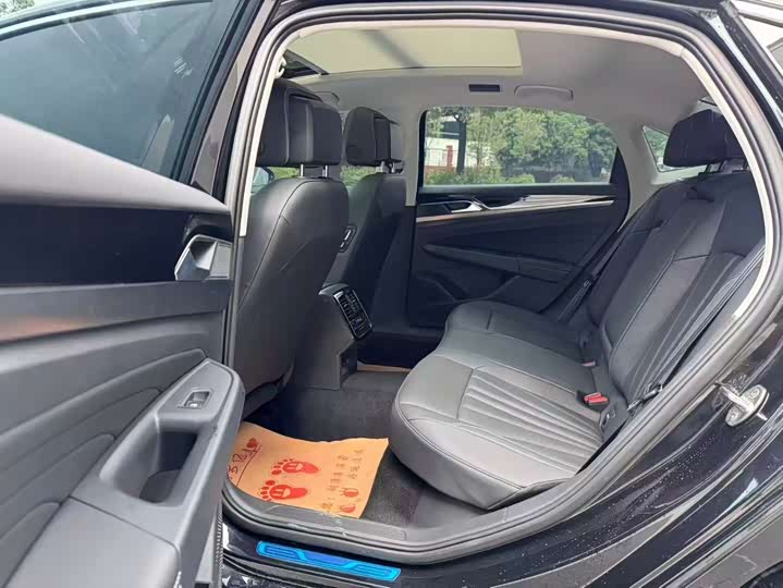 Фото 6 - Volkswagen Passat