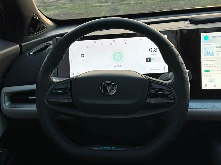 Фото 16 - Changan UNI-T