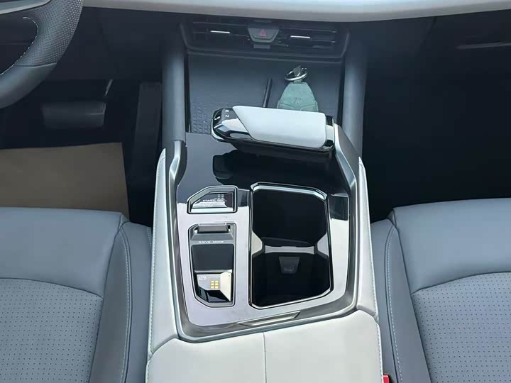 Фото 19 - Changan UNI-T