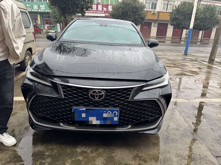 Фото 1 - Toyota Avalon