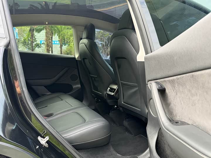 Фото 10 - Tesla Model Y