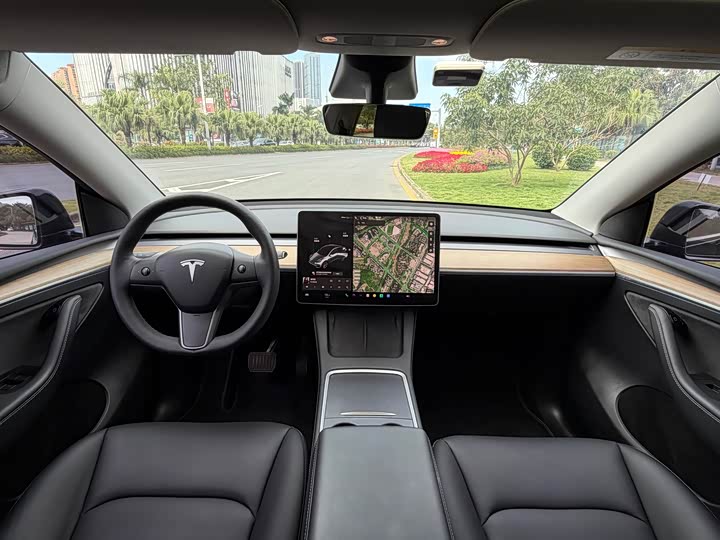 Фото 11 - Tesla Model Y