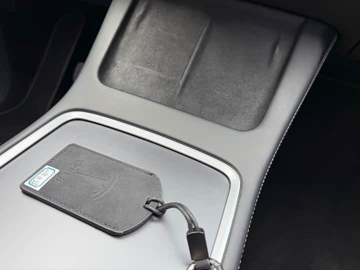 Фото 15 - Tesla Model Y