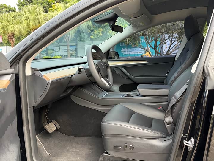 Фото 8 - Tesla Model Y