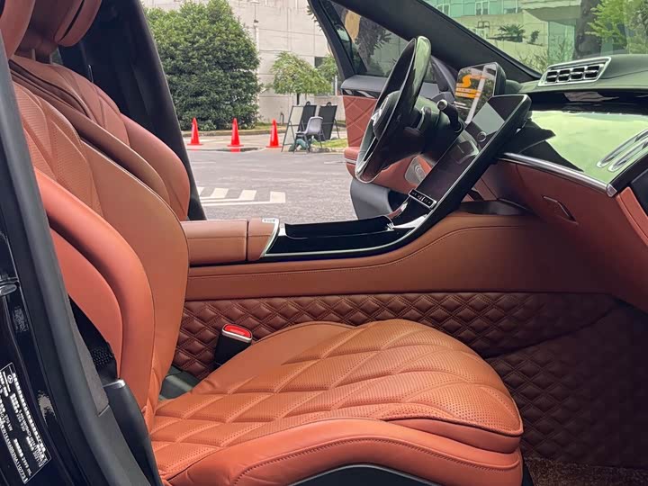 Фото 8 - Mercedes-Benz Maybach S-Class