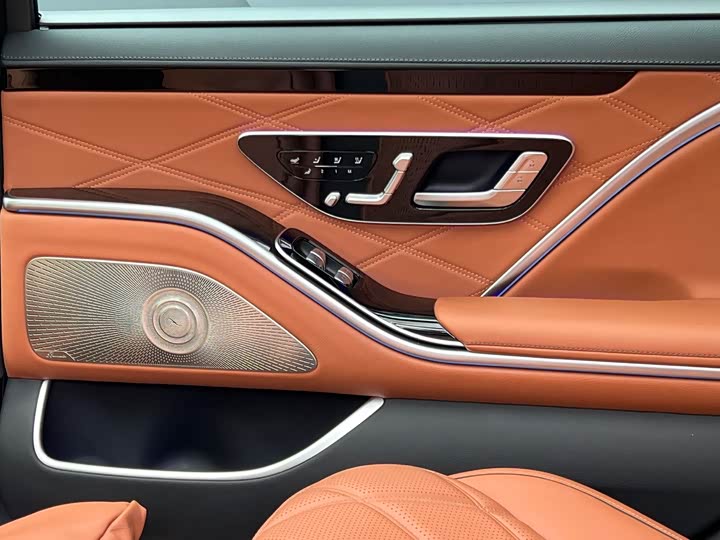 Фото 9 - Mercedes-Benz Maybach S-Class