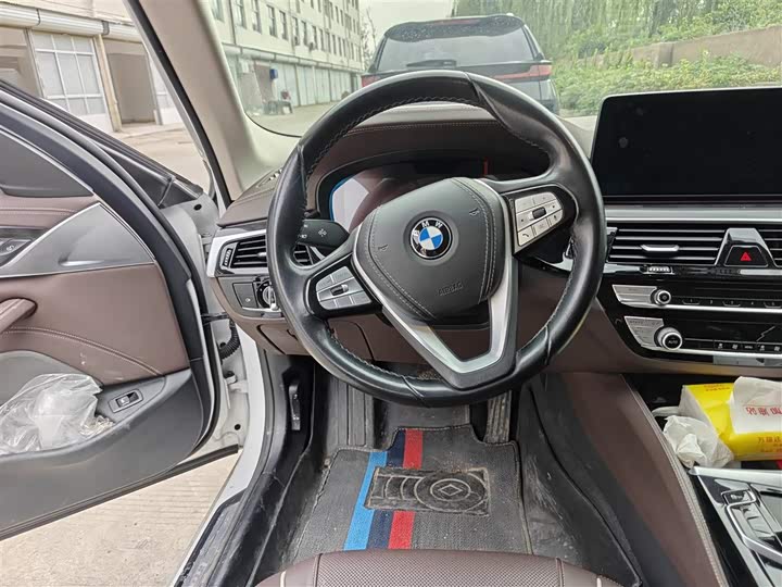 Фото 5 - BMW 5 Series