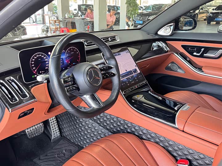 Фото 4 - Mercedes-Benz S-Class