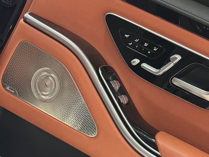 Фото 9 - Mercedes-Benz S-Class