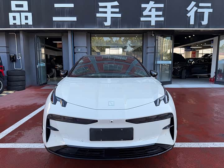 Фото 1 - Zeekr X