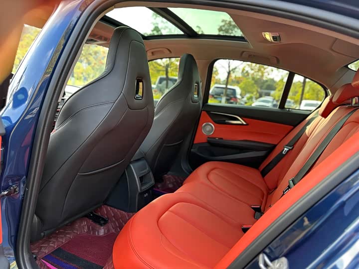 Фото 11 - BMW 1 Series