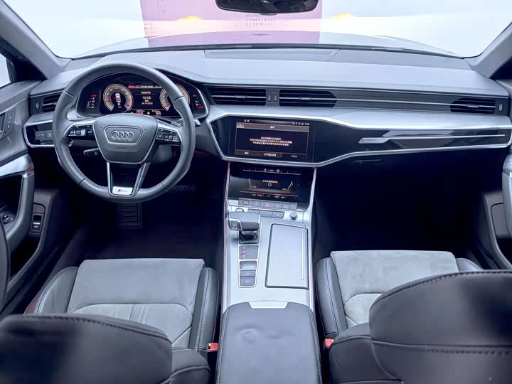 Фото 11 - Audi A6L