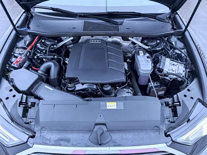 Фото 12 - Audi A6L