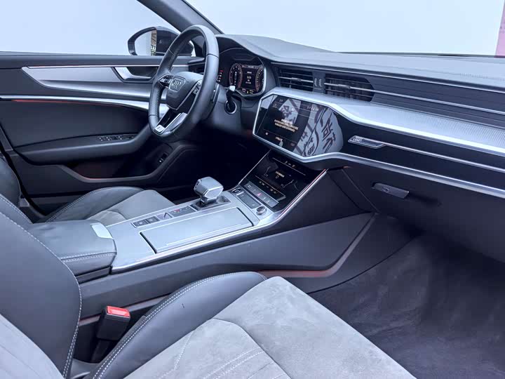Фото 6 - Audi A6L