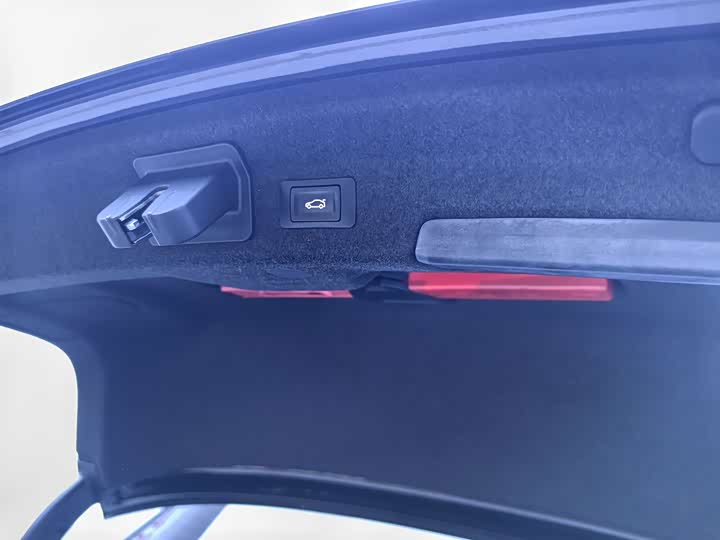 Фото 8 - Audi A6L