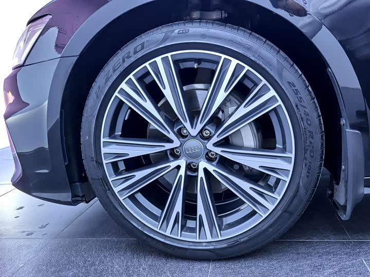 Фото 9 - Audi A6L