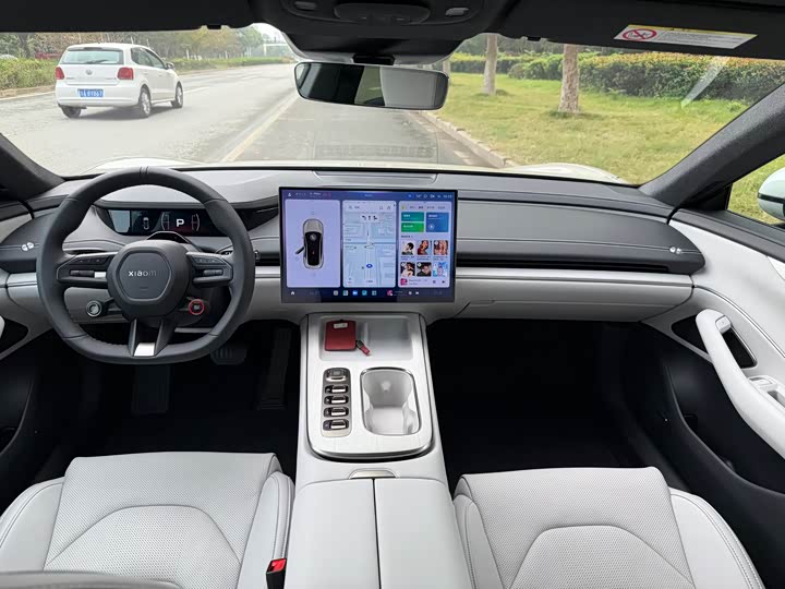 Фото 10 - Xiaomi SU7