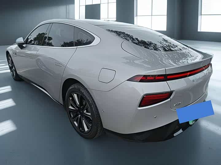 Фото 3 - XPeng P7