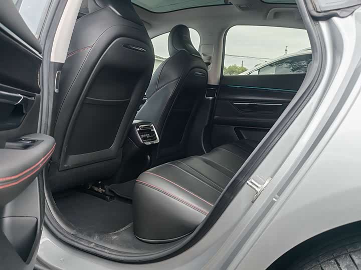 Фото 6 - XPeng P7