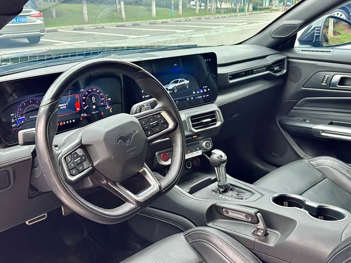 Фото 4 - Ford Mustang