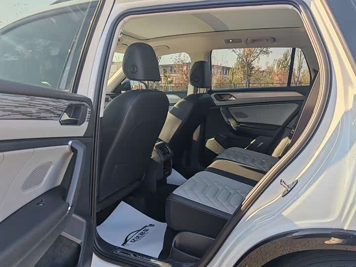 Фото 13 - Volkswagen Tayron