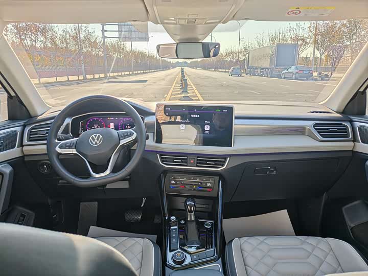 Фото 20 - Volkswagen Tayron