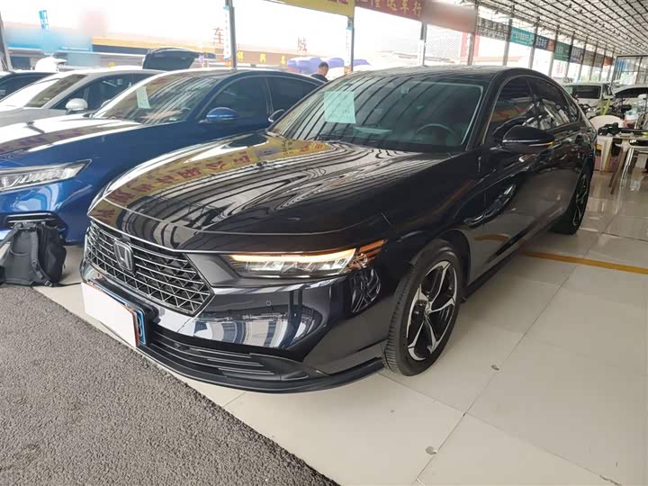 Фото 2 - Honda Accord