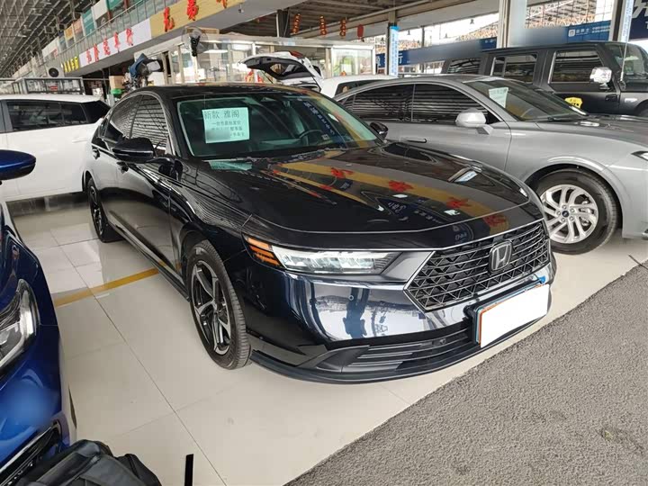 Фото 4 - Honda Accord