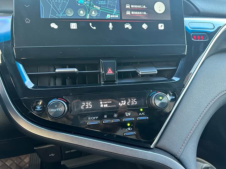 Фото 16 - Toyota Camry