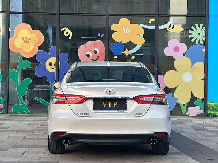 Фото 17 - Toyota Camry