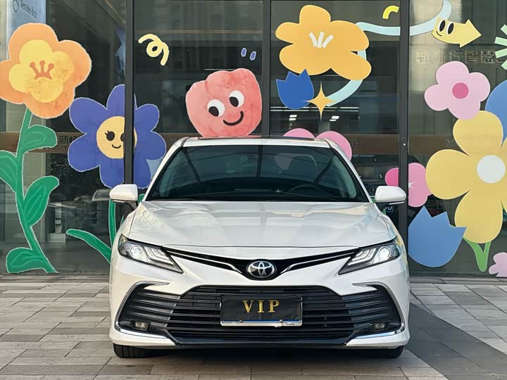 Фото 3 - Toyota Camry