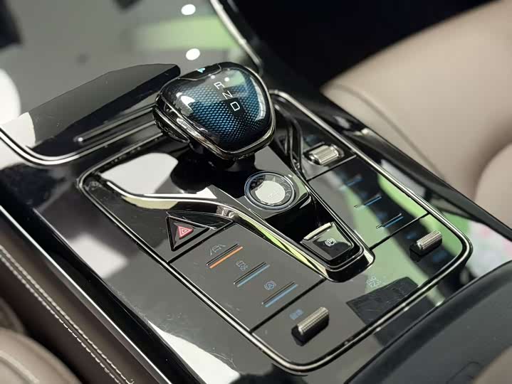 Фото 4 - BYD Han