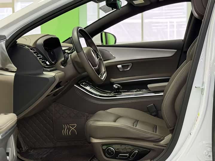 Фото 6 - BYD Han