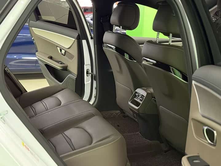 Фото 7 - BYD Han