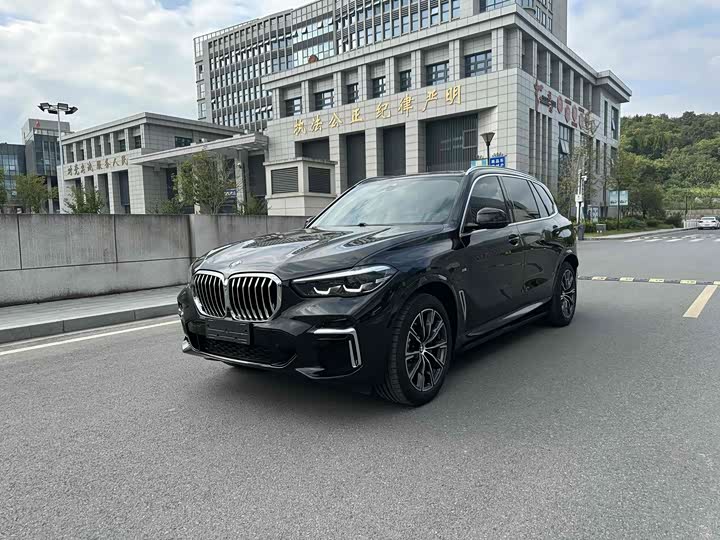 Фото 1 - BMW X5