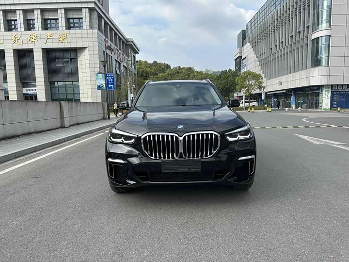 Фото 2 - BMW X5