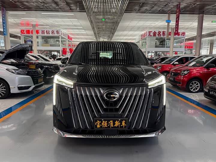 Фото 1 - GAC Trumpchi M8