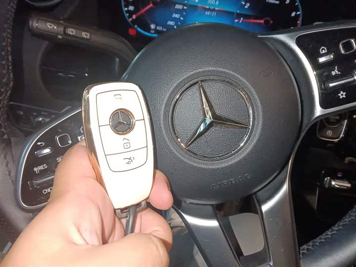 Фото 12 - Mercedes-Benz GLA-Class