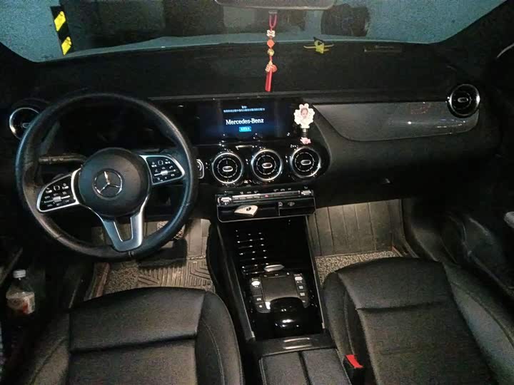 Фото 13 - Mercedes-Benz GLA-Class